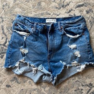 Abercrombie curve love mom shorts